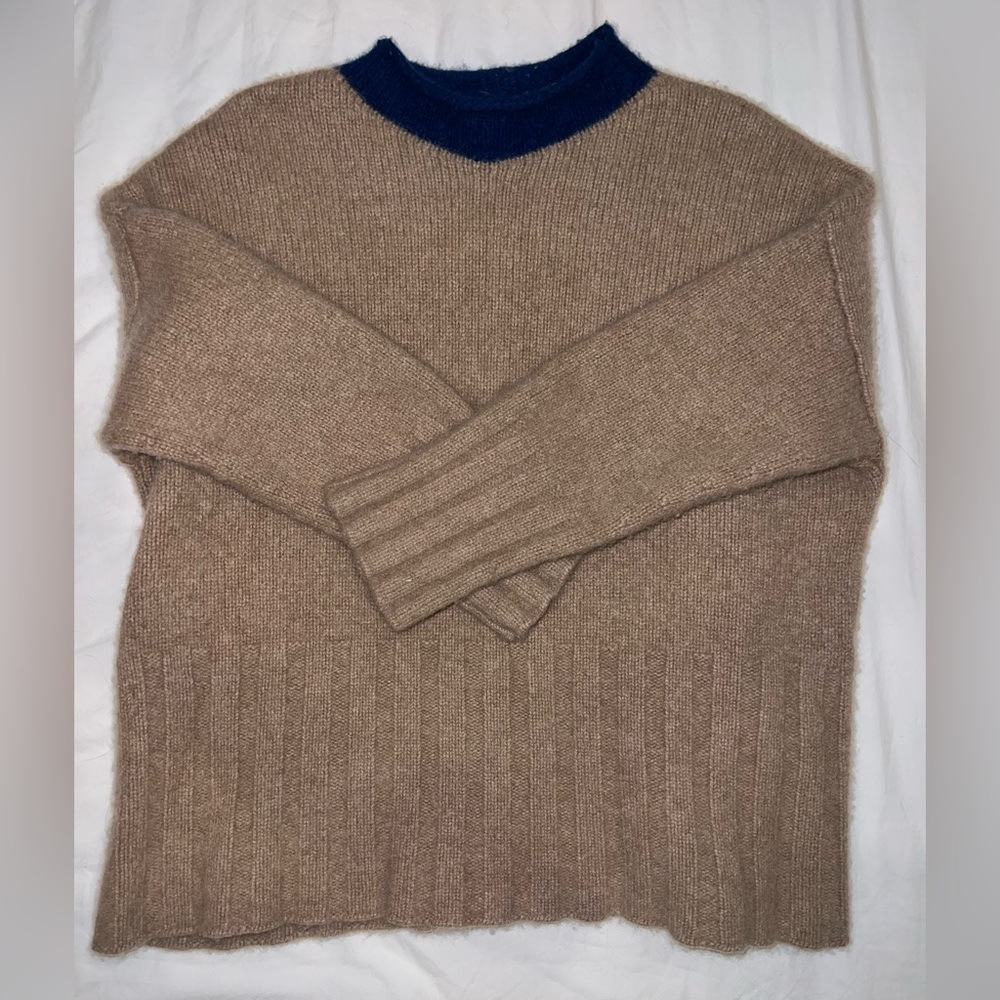Women’s 100% Cashmere Brown Sweater with Navy Collar